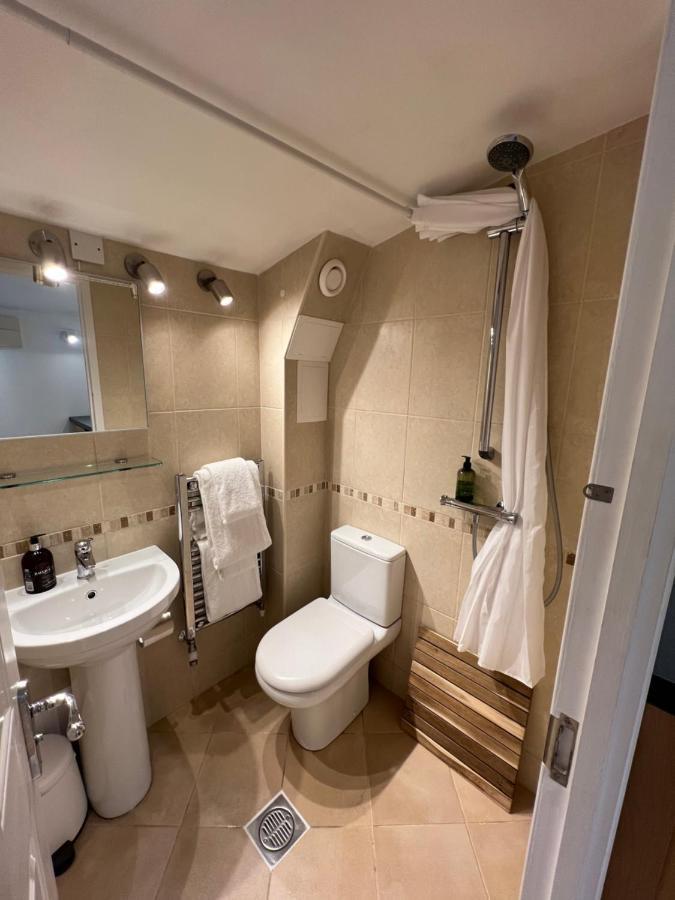 Ferndale Mews Bed & Breakfast Bristol Bagian luar foto